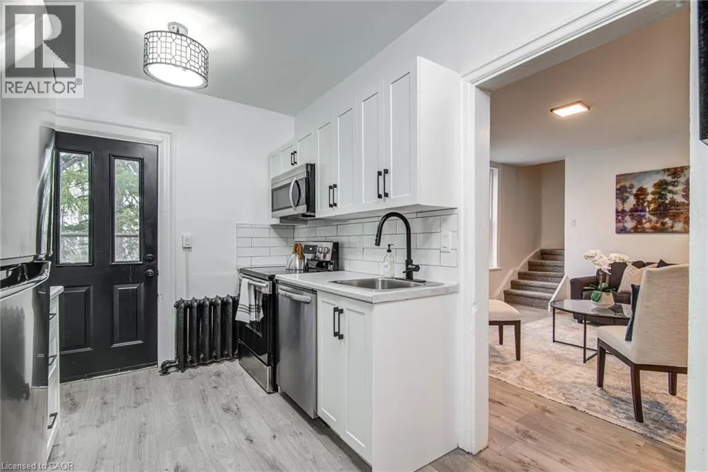 255 RAGLAN Street Unit# 2, #2