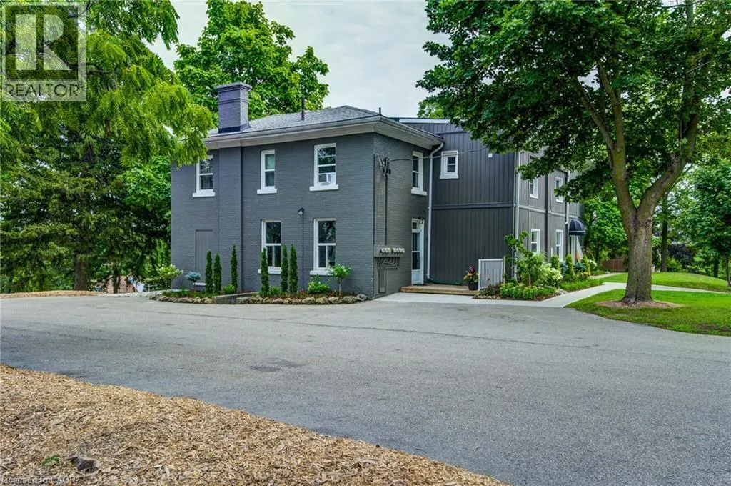 255 RAGLAN Street Unit# 2, #2
