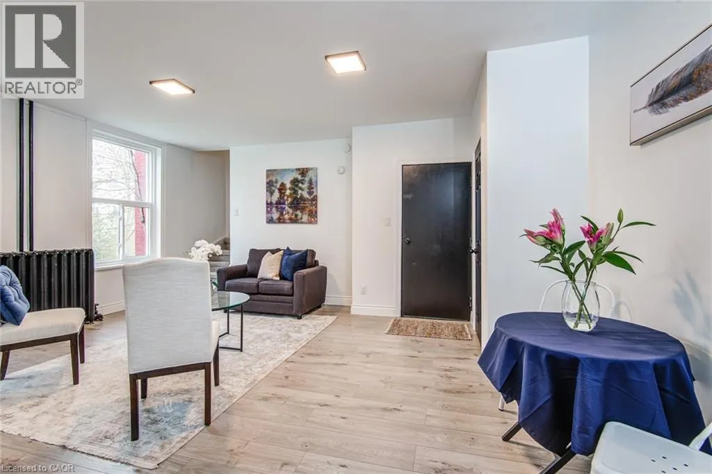 255 RAGLAN Street Unit# 2, #2