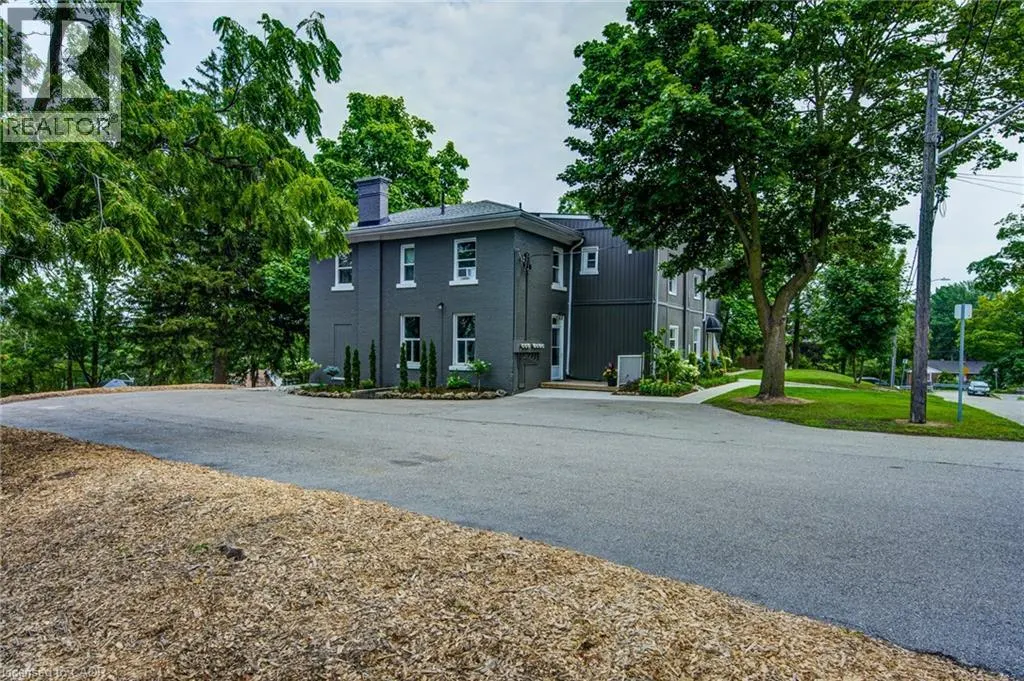 255 RAGLAN Street Unit# 2, #2
