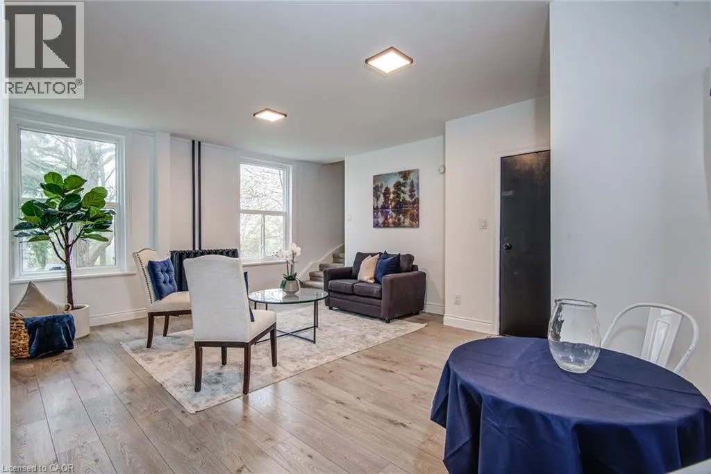 255 RAGLAN Street Unit# 2, #2