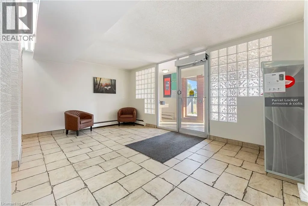851 QUEENSTON Drive Unit# 802, #802