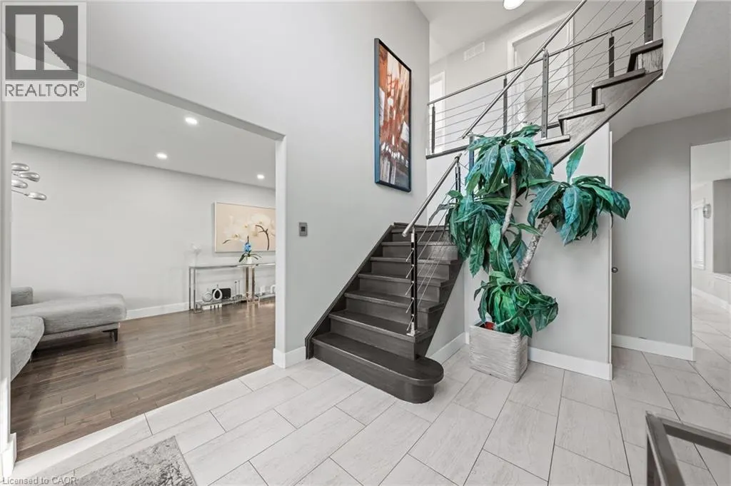 715 BURNETT Avenue