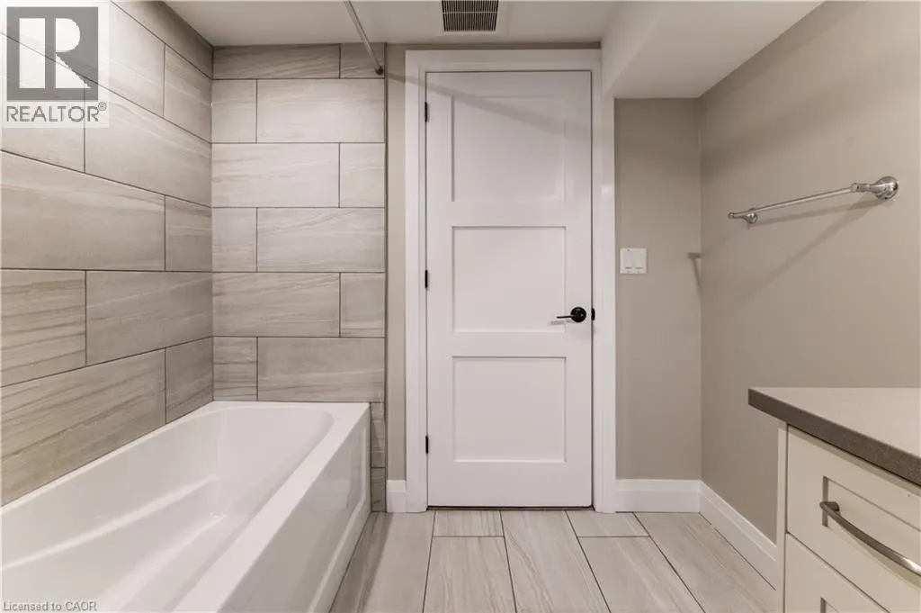 294 ROSEMOUNT Drive Unit# B, #B