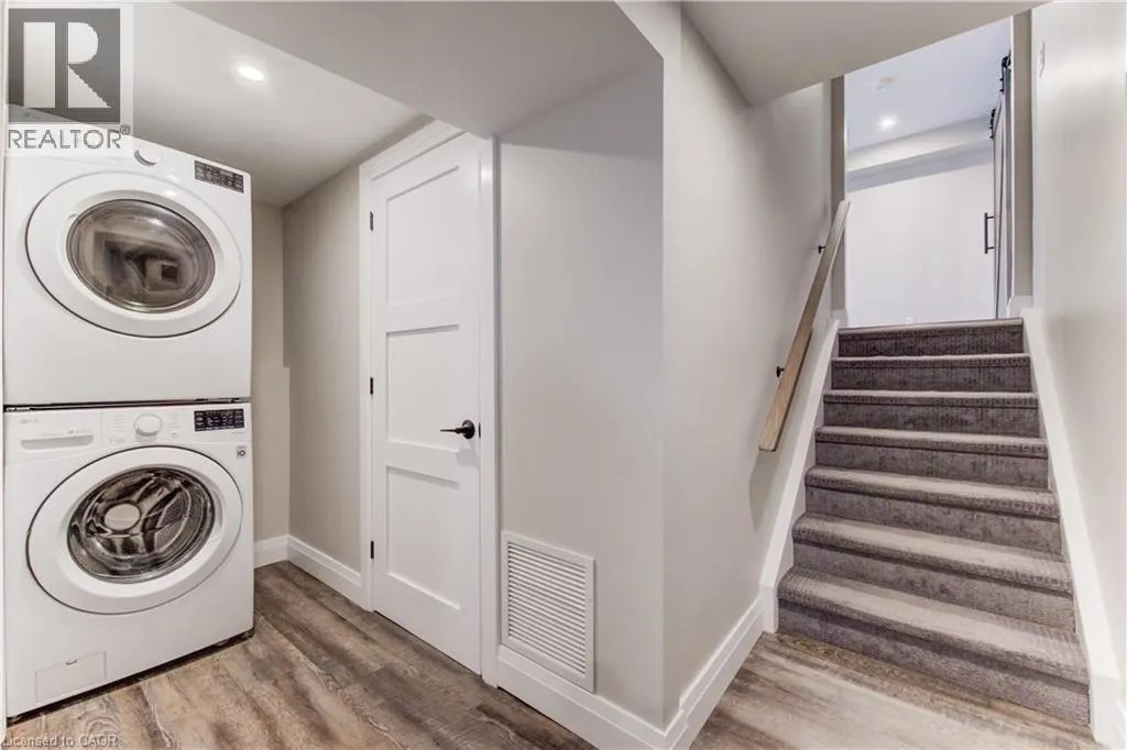 294 ROSEMOUNT Drive Unit# B, #B