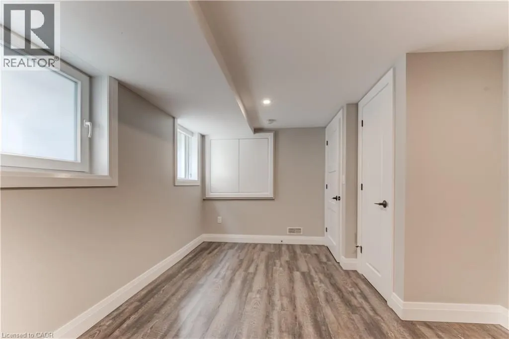 294 ROSEMOUNT Drive Unit# B, #B