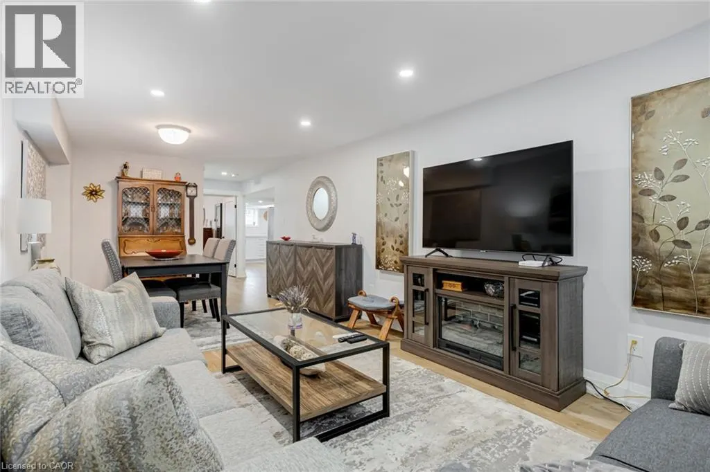 5199 BROUGHTON Crescent