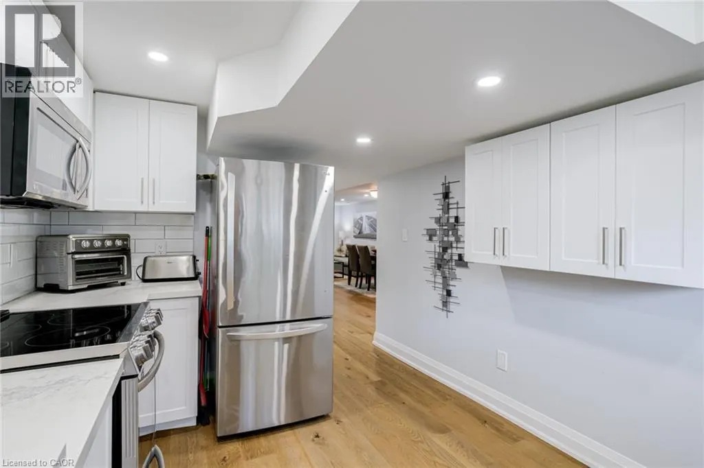 5199 BROUGHTON Crescent
