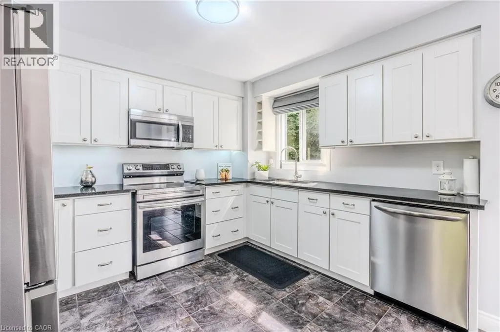 1237 BLACKBURN Drive