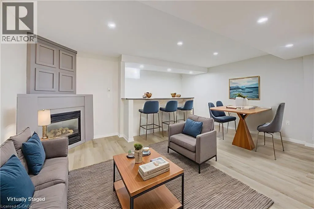 4 KING WILLIAM Court