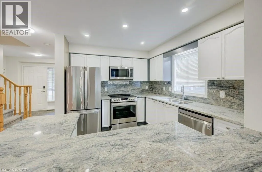 4 KING WILLIAM Court