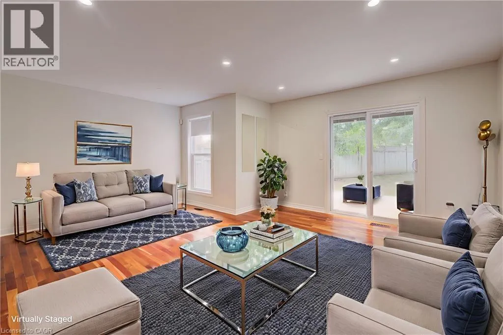 4 KING WILLIAM Court