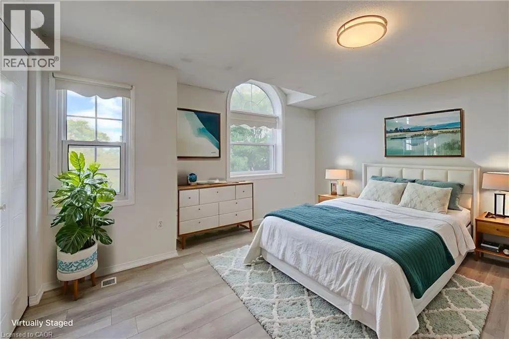 4 KING WILLIAM Court