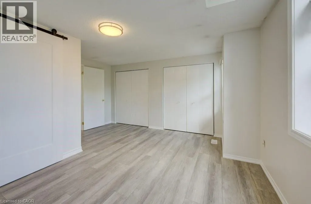 4 KING WILLIAM Court