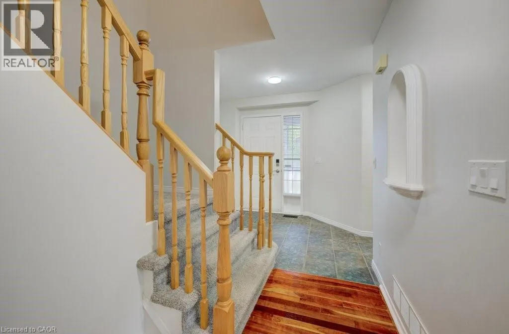 4 KING WILLIAM Court