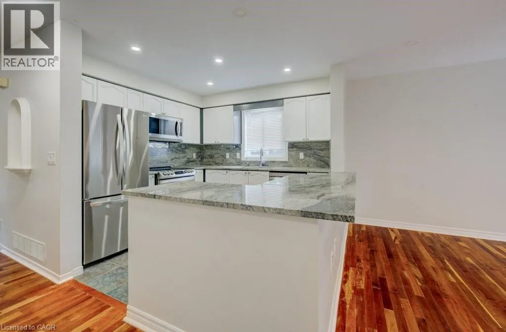 4 KING WILLIAM Court