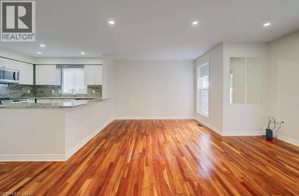4 KING WILLIAM Court