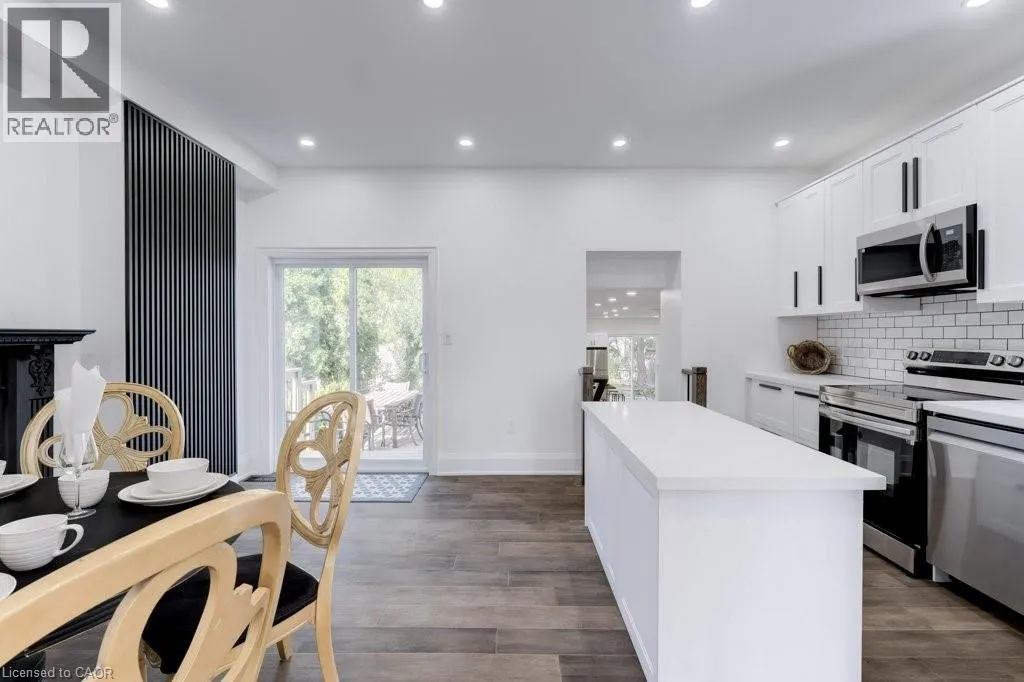 38 EAST 16TH Street