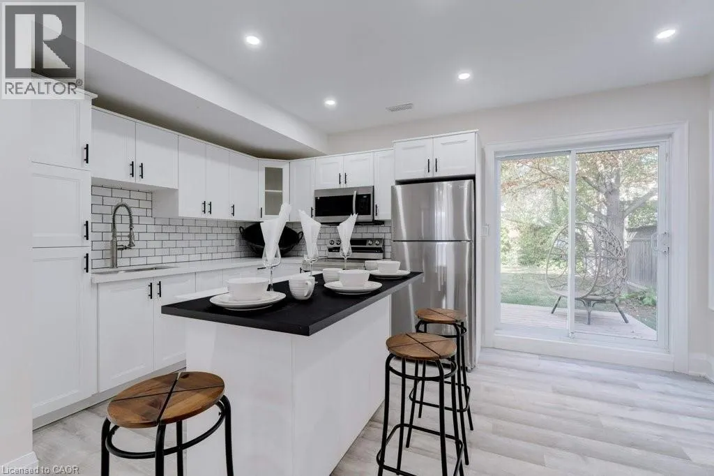 38 EAST 16TH Street
