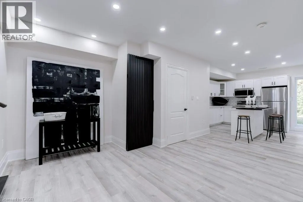 38 EAST 16TH Street
