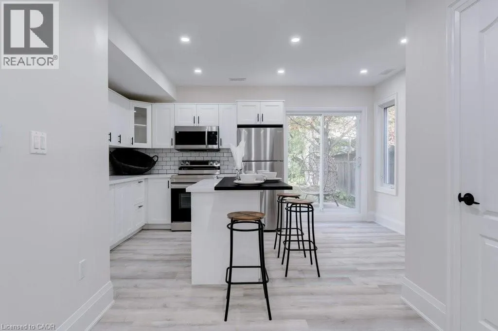 38 EAST 16TH Street