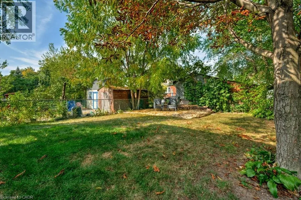 38 EAST 16TH Street
