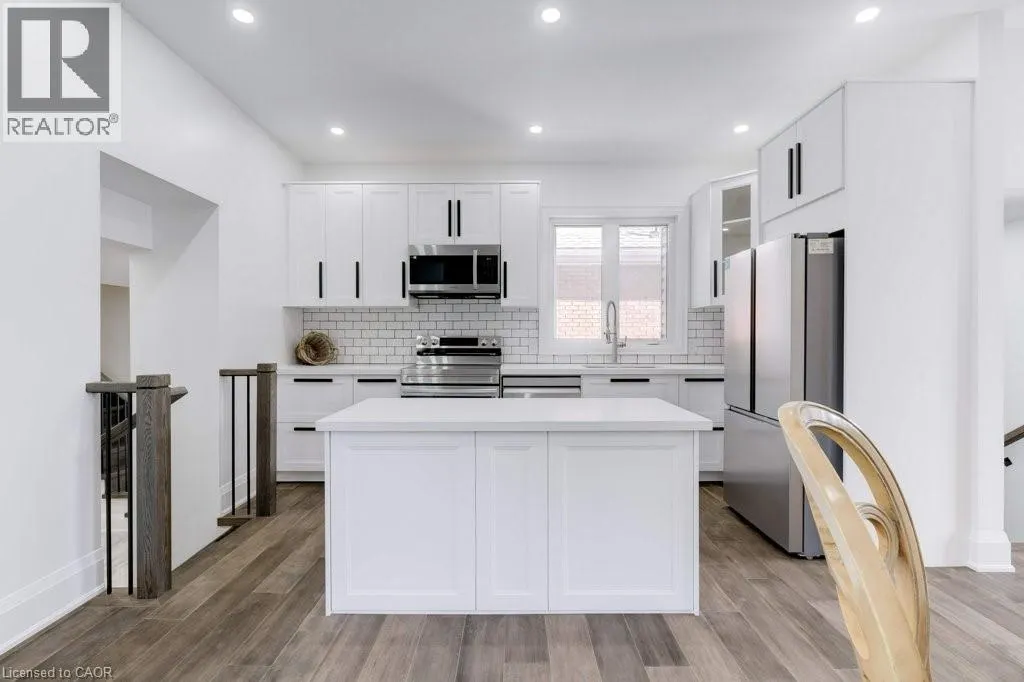 38 EAST 16TH Street