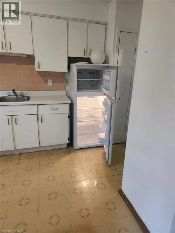12 WESTMOUNT Road W Unit# 12, #12