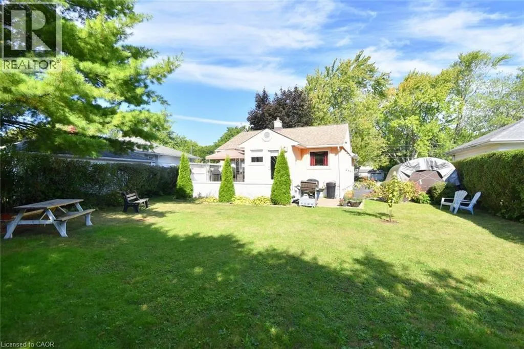 26 HEYWOOD Avenue