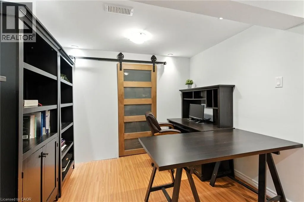 289 EAST 25TH Street