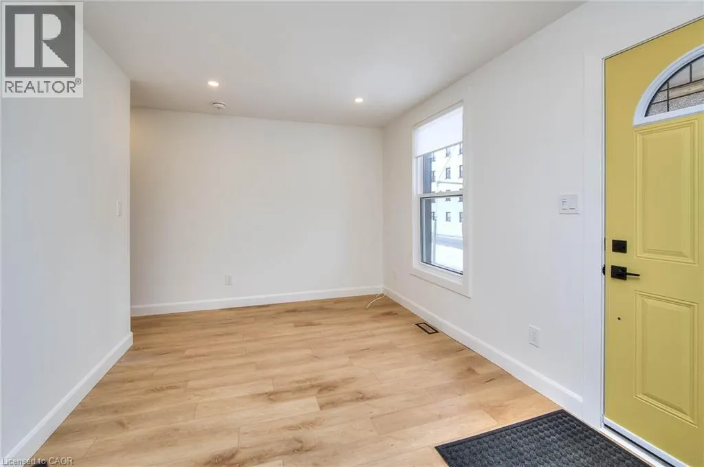 2 ESSON Street