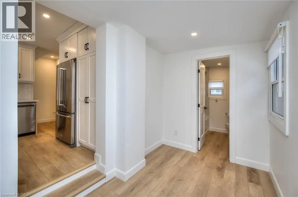 2 ESSON Street