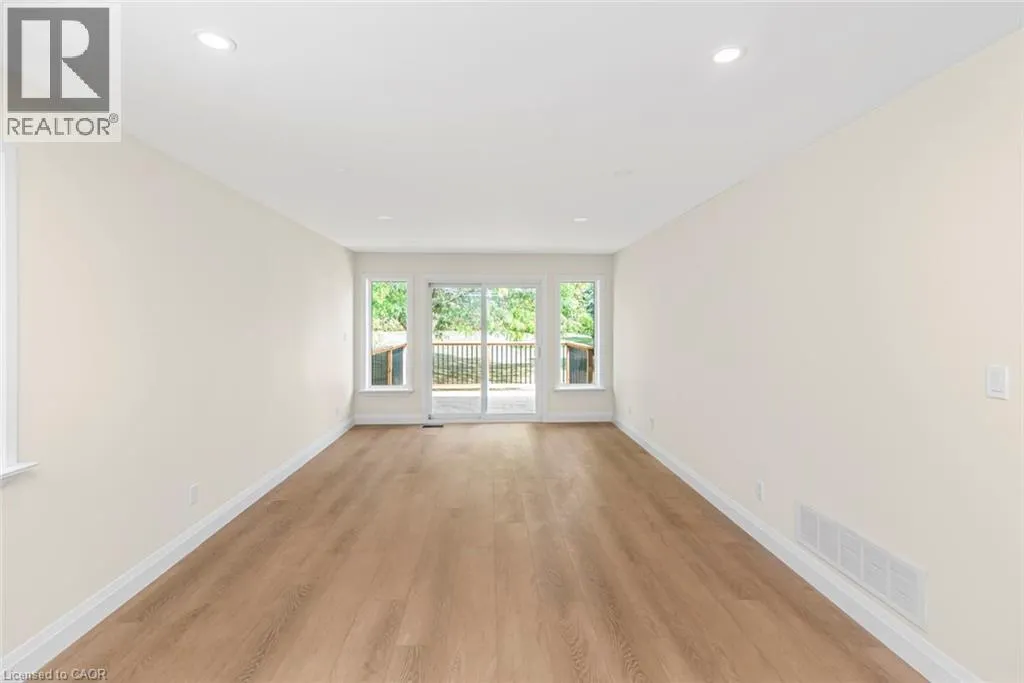 17 GARDEN Drive Unit# 21, #21