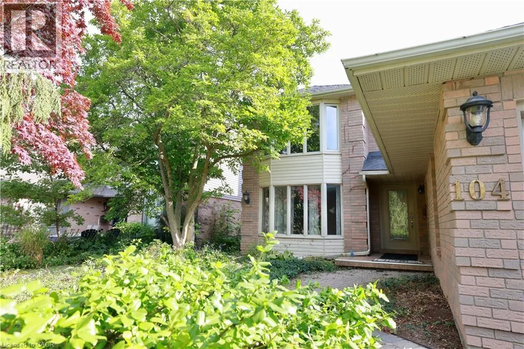 104 WOODBEND Crescent