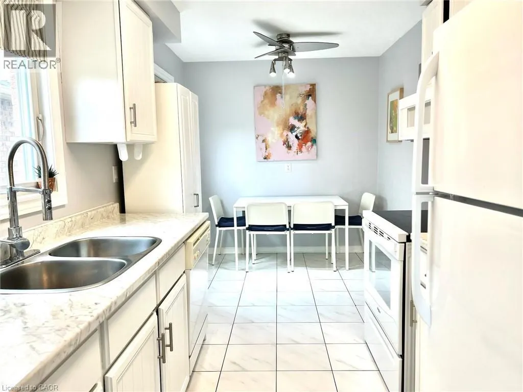 3 OLEANDER Crescent