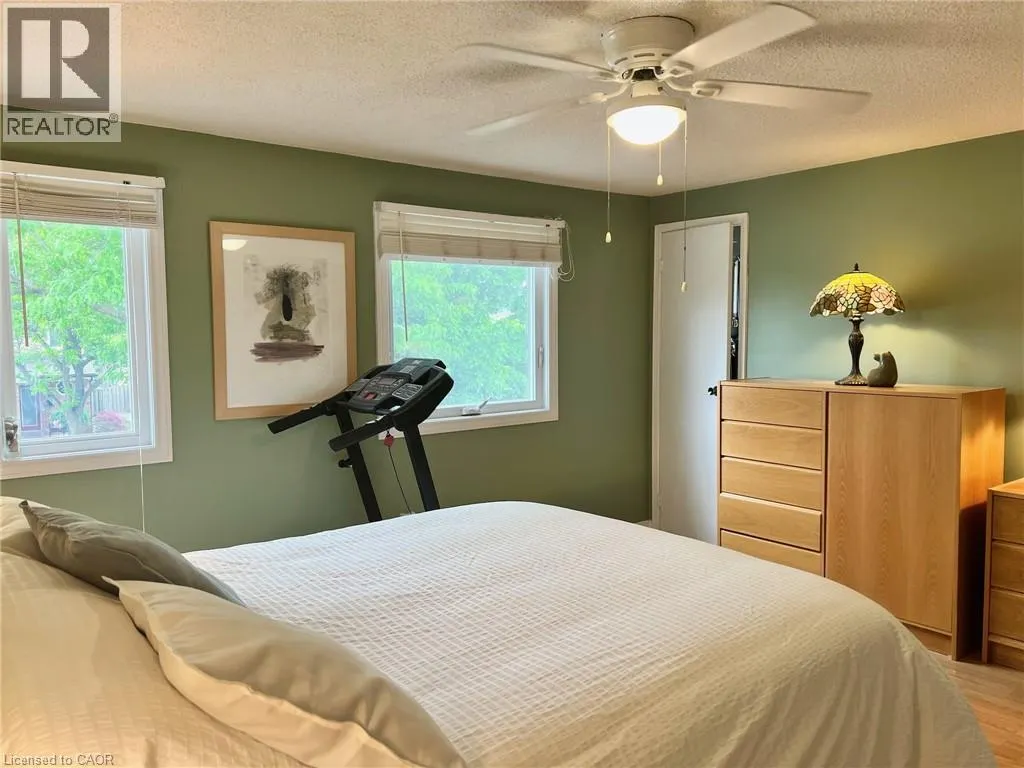 3 OLEANDER Crescent