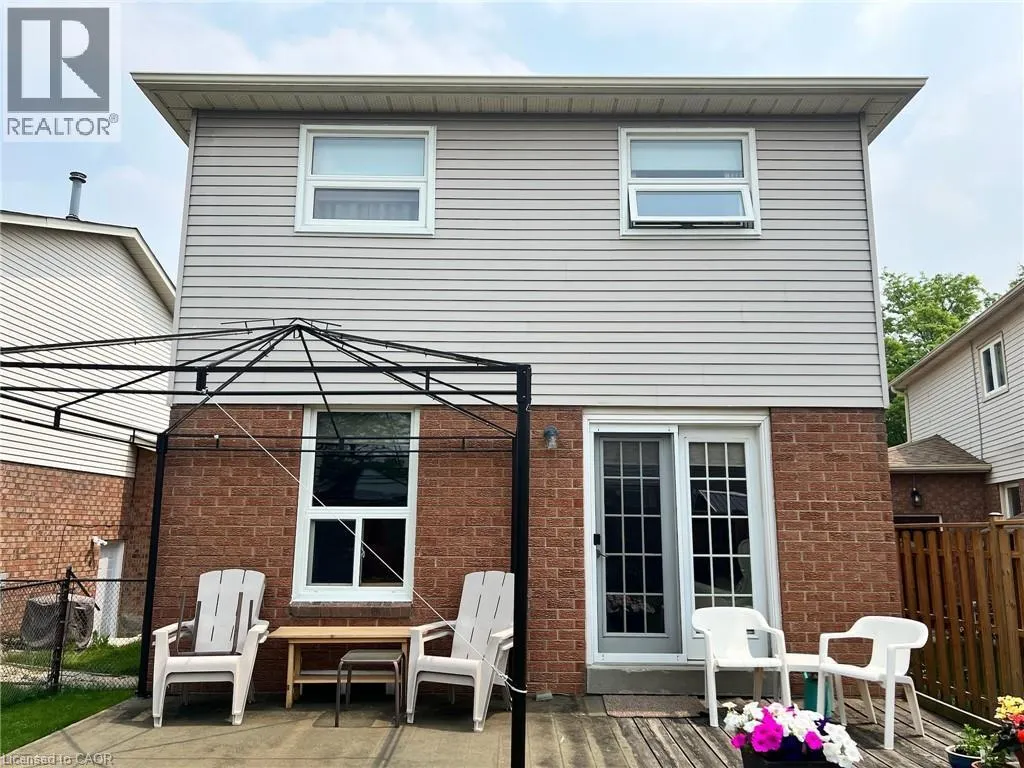 3 OLEANDER Crescent
