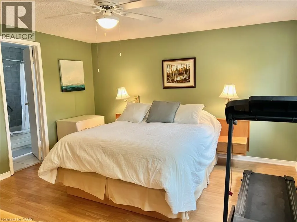 3 OLEANDER Crescent