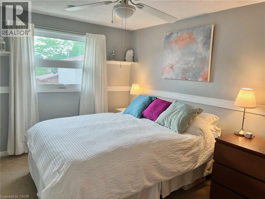 3 OLEANDER Crescent