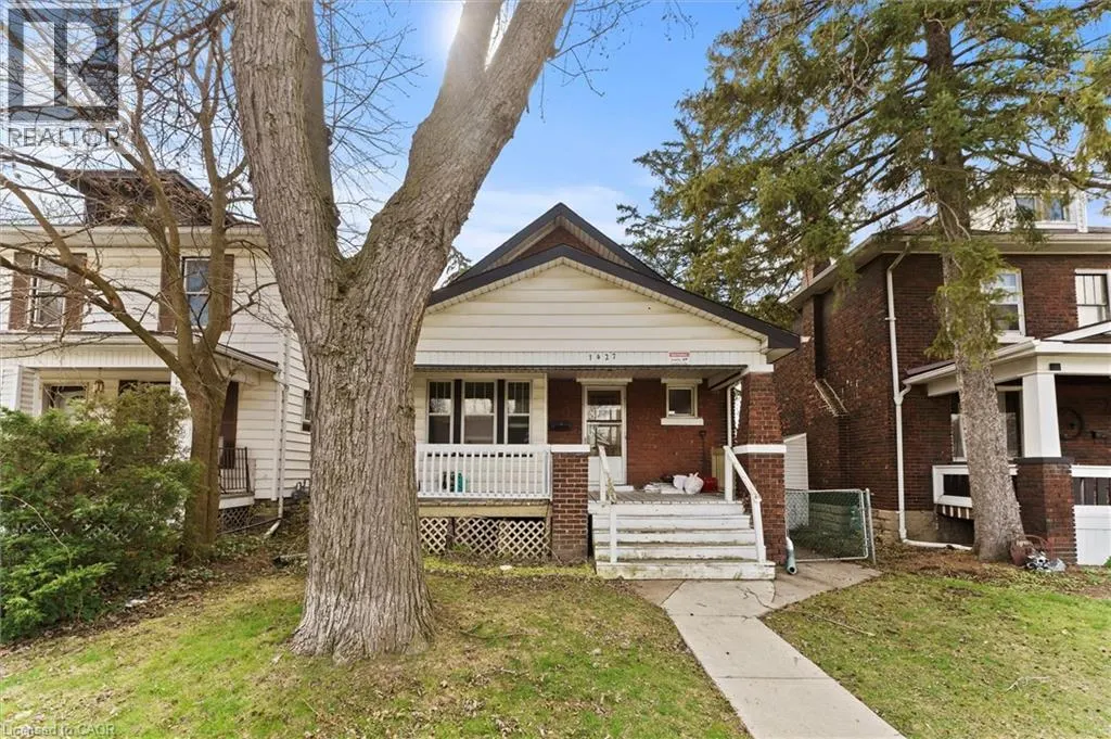 1427 BRUCE Avenue