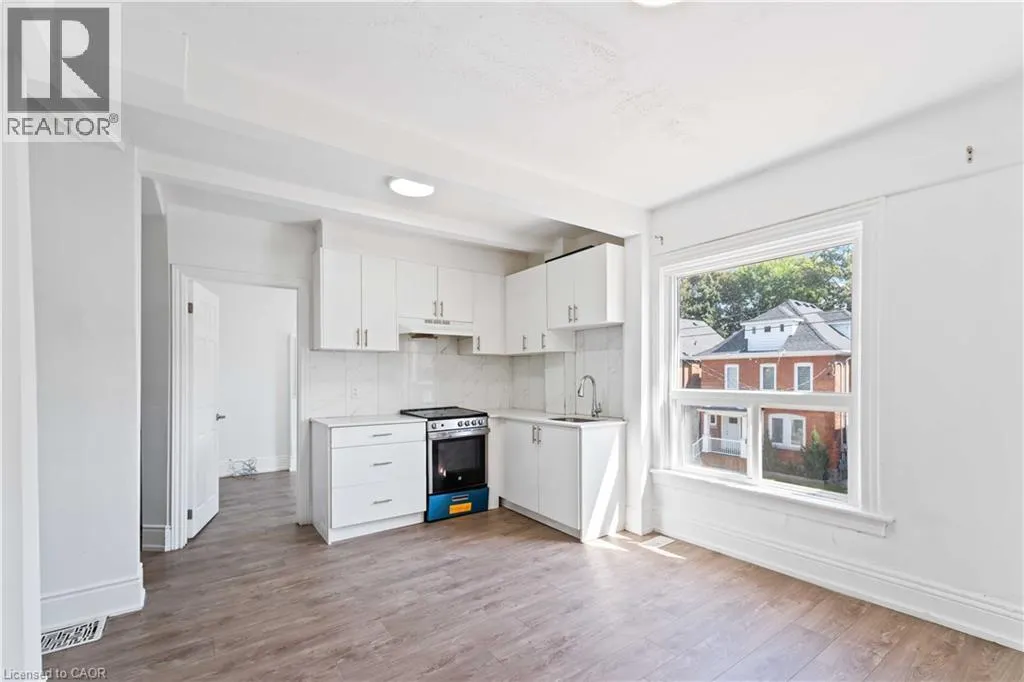 110 MYRTLE Avenue Unit# 3, #3