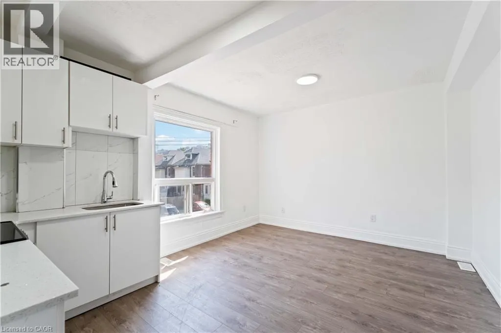 110 MYRTLE Avenue Unit# 3, #3