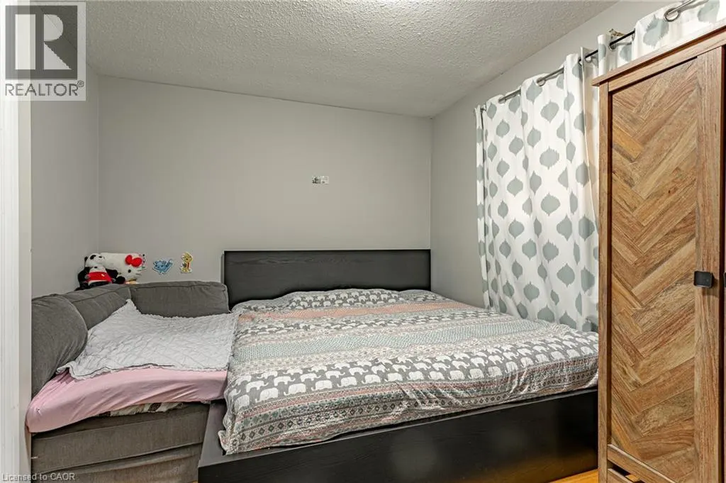 1235 TOUKAY Crescent