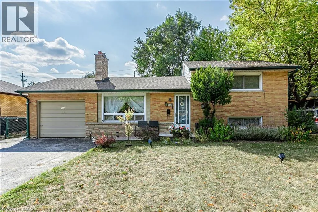1235 TOUKAY Crescent
