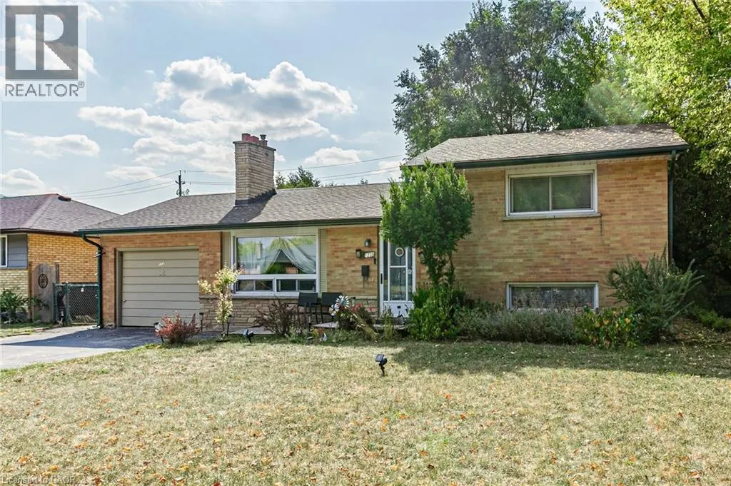 1235 TOUKAY Crescent