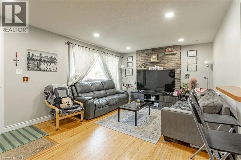 1235 TOUKAY Crescent