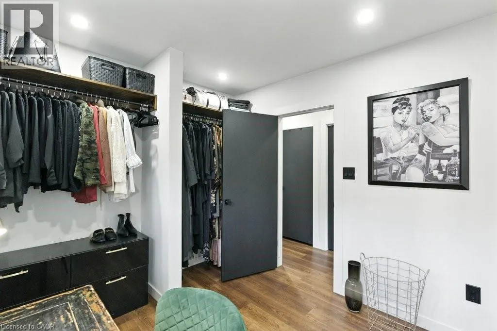 30 CLOKE Court