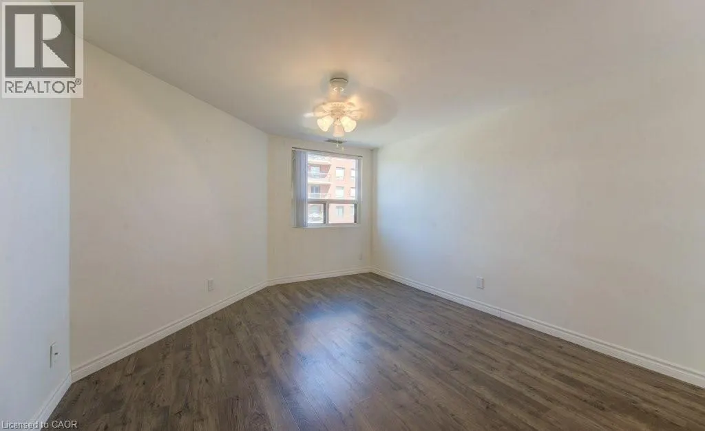 20 ELLEN Street E Unit# 405, #405