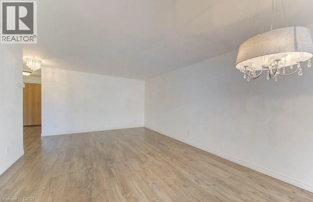 20 ELLEN Street E Unit# 405, #405