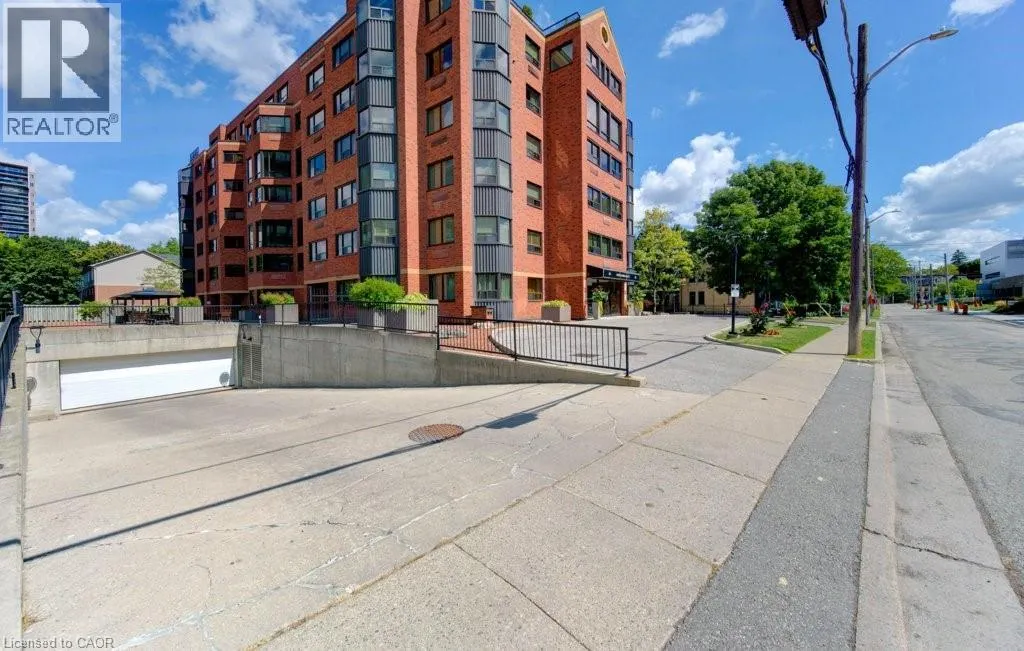 20 ELLEN Street E Unit# 405, #405